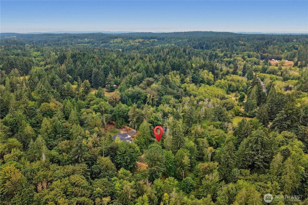 915 174th Avenue NW, Lakebay, WA 98349