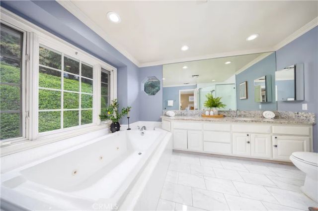 355 Malcolm Drive, Pasadena, CA 91105