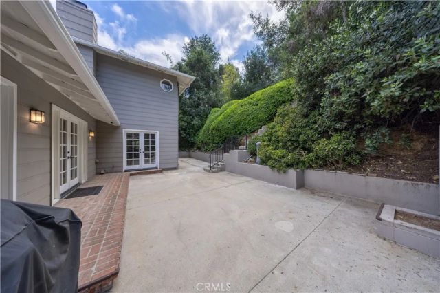 355 Malcolm Drive, Pasadena, CA 91105