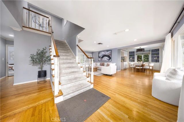 355 Malcolm Drive, Pasadena, CA 91105