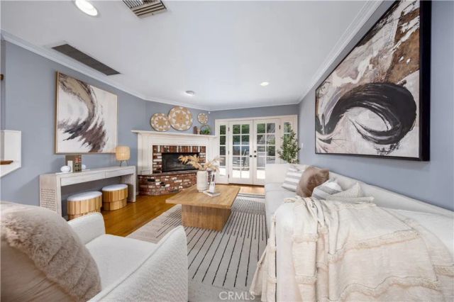 355 Malcolm Drive, Pasadena, CA 91105