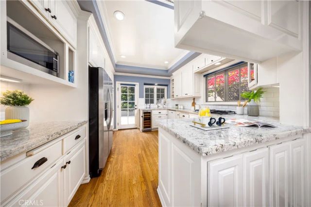 355 Malcolm Drive, Pasadena, CA 91105