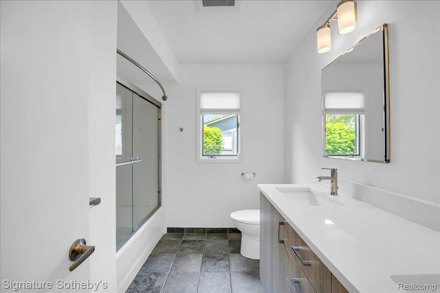 45 Maywood Avenue, Bloomfield Hills, MI 48304