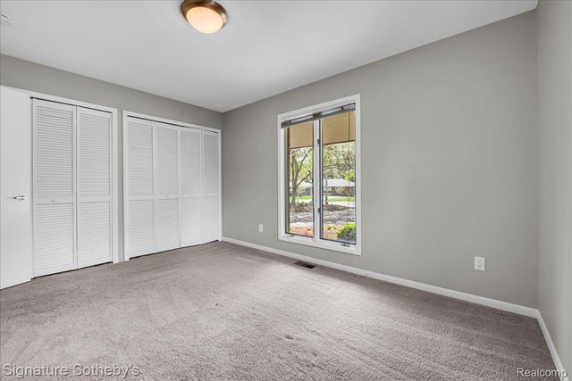 45 Maywood Avenue, Bloomfield Hills, MI 48304