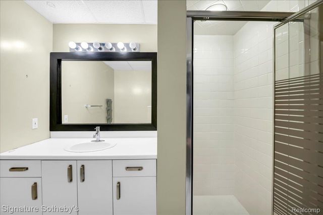 45 Maywood Avenue, Bloomfield Hills, MI 48304