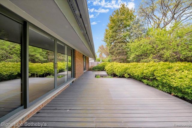45 Maywood Avenue, Bloomfield Hills, MI 48304