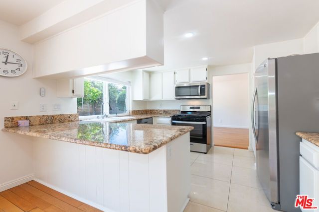 8324 Beckford Avenue, Los Angeles, CA 91324