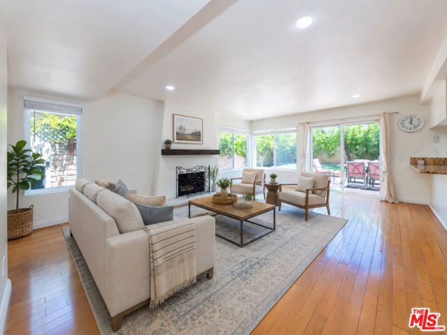 8324 Beckford Avenue, Los Angeles, CA 91324
