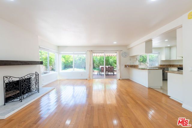 8324 Beckford Avenue, Los Angeles, CA 91324