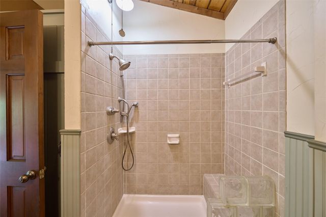 18233 Country Place Drive, Conroe, TX 77302