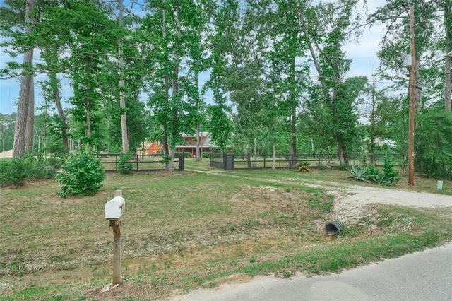 18233 Country Place Drive, Conroe, TX 77302