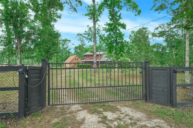 18233 Country Place Drive, Conroe, TX 77302