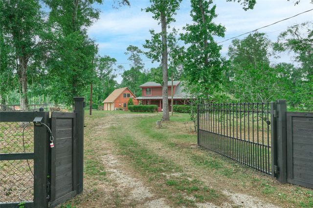 18233 Country Place Drive, Conroe, TX 77302