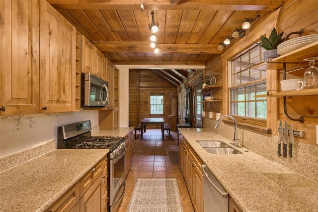 18233 Country Place Drive, Conroe, TX 77302