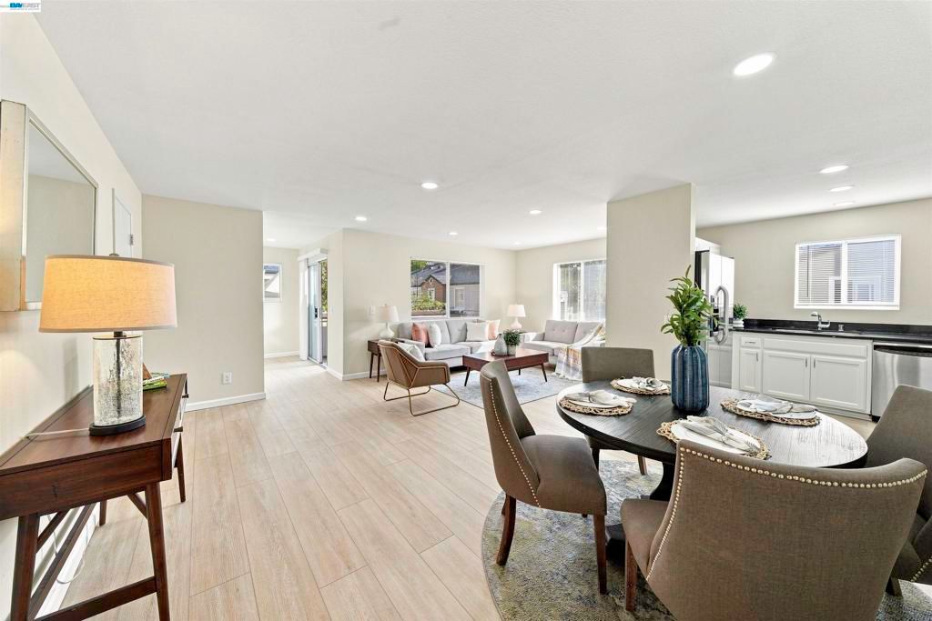 Image 11 of property listing at 690 Applause Pl, San Jose, CA 95134