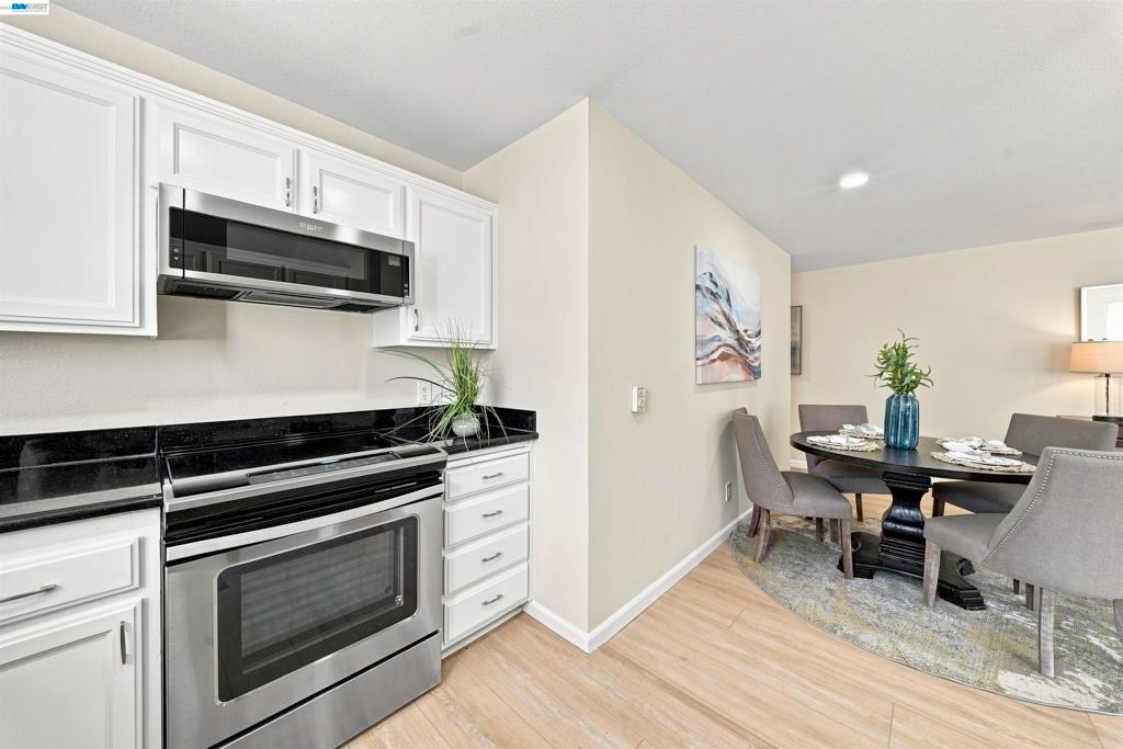 Image 13 of property listing at 690 Applause Pl, San Jose, CA 95134
