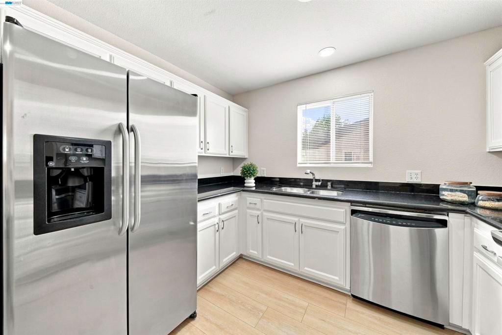 Image 15 of property listing at 690 Applause Pl, San Jose, CA 95134
