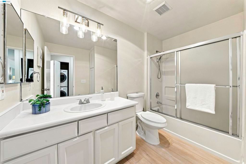 Image 19 of property listing at 690 Applause Pl, San Jose, CA 95134