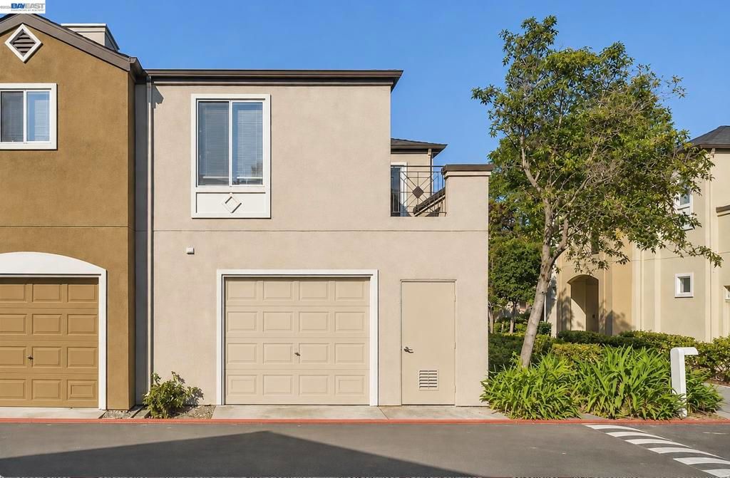Image 2 of property listing at 690 Applause Pl, San Jose, CA 95134