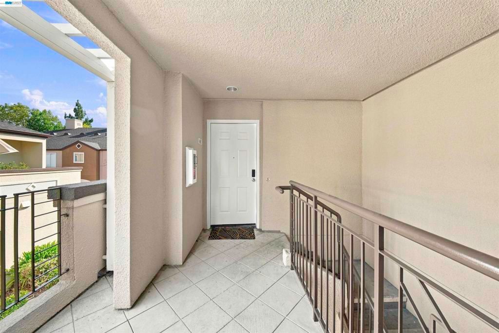 Image 4 of property listing at 690 Applause Pl, San Jose, CA 95134