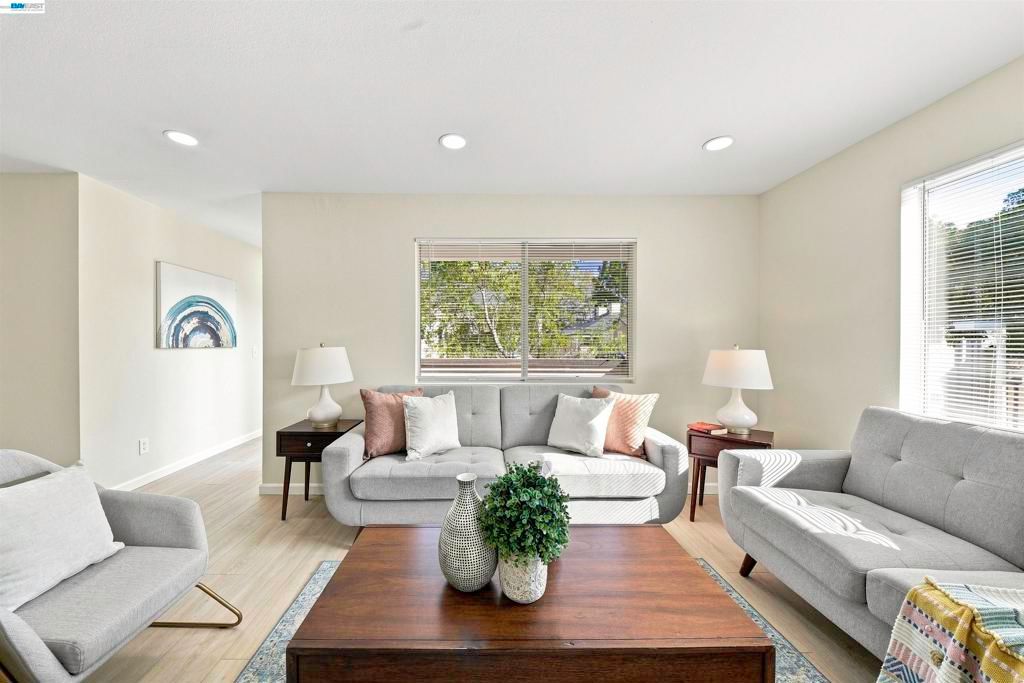 Image 6 of property listing at 690 Applause Pl, San Jose, CA 95134