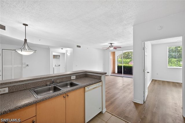 1200 Reserve WAY 105, Naples, FL 34105