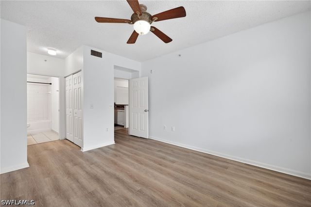 1200 Reserve WAY 105, Naples, FL 34105