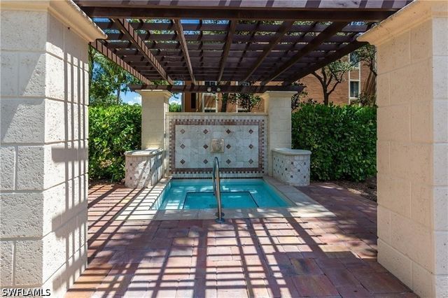 1200 Reserve WAY 105, Naples, FL 34105