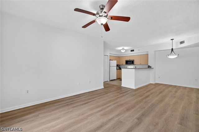 1200 Reserve WAY 105, Naples, FL 34105