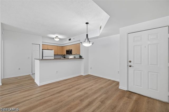 1200 Reserve WAY 105, Naples, FL 34105