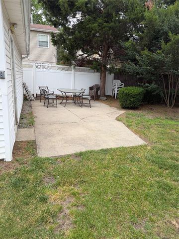 7 Chestnut Street, Westbury, NY 11590