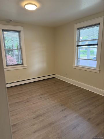 7 Chestnut Street, Westbury, NY 11590