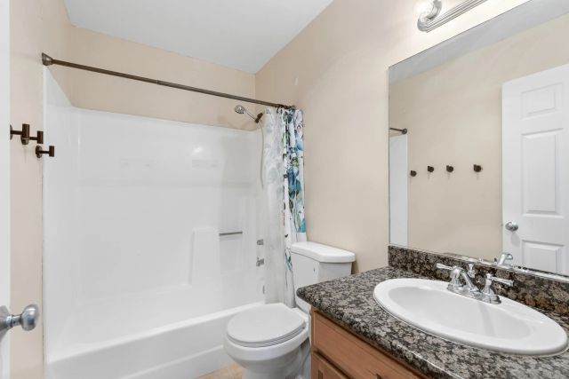 300 Roanoke Rd 13, El Cajon, CA 92020