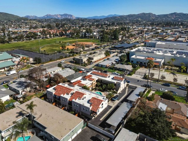300 Roanoke Rd 13, El Cajon, CA 92020