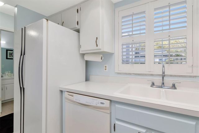 1227 N MCMULLEN BOOTH ROAD 1227, Clearwater, FL 33759