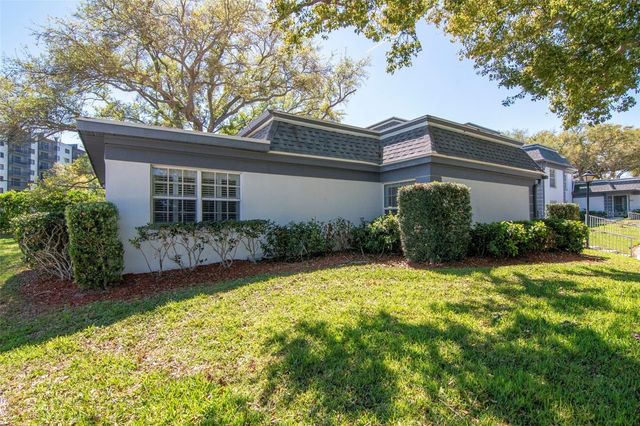 1227 N MCMULLEN BOOTH ROAD 1227, Clearwater, FL 33759