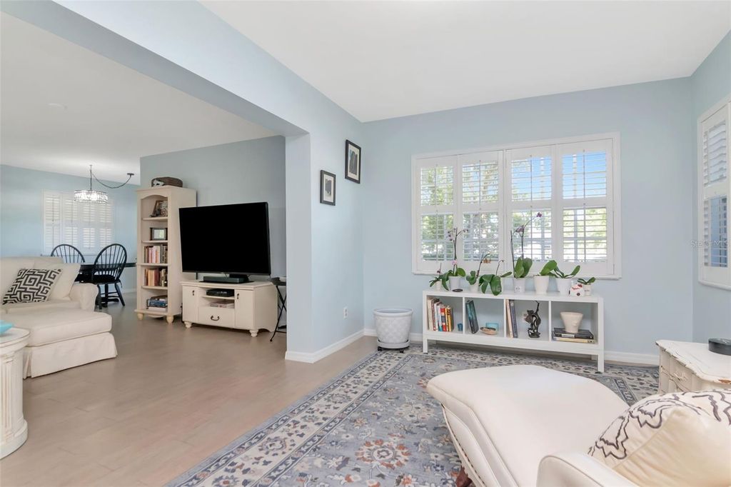 Image 11 of property listing at 1227 N MCMULLEN BOOTH ROAD 1227, Clearwater, FL 33759