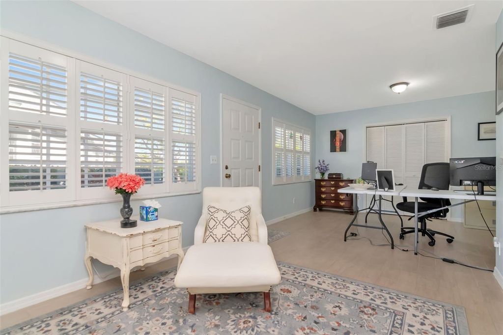 Image 13 of property listing at 1227 N MCMULLEN BOOTH ROAD 1227, Clearwater, FL 33759