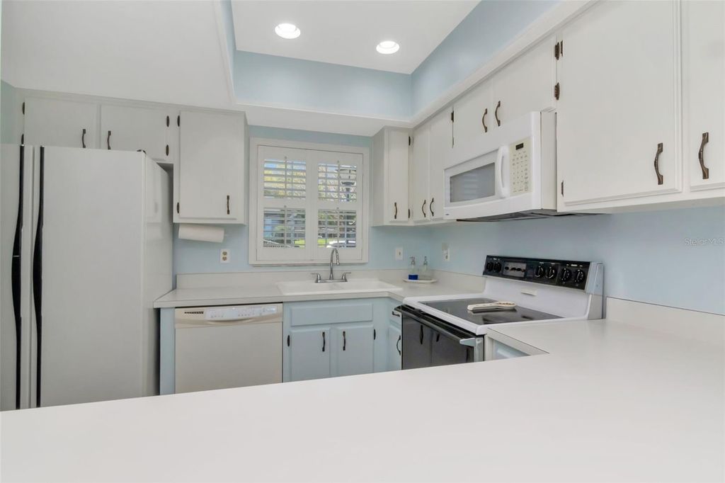 Image 17 of property listing at 1227 N MCMULLEN BOOTH ROAD 1227, Clearwater, FL 33759