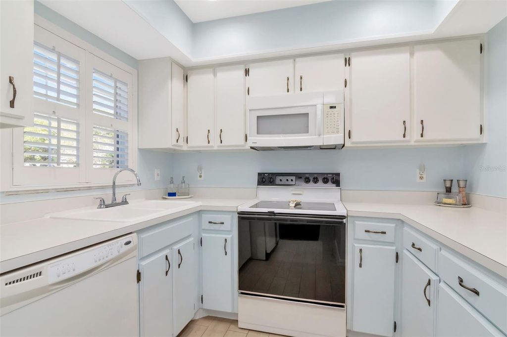 Image 19 of property listing at 1227 N MCMULLEN BOOTH ROAD 1227, Clearwater, FL 33759