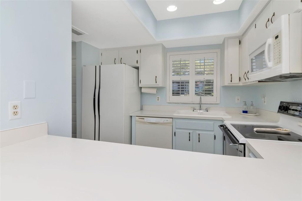 Image 22 of property listing at 1227 N MCMULLEN BOOTH ROAD 1227, Clearwater, FL 33759