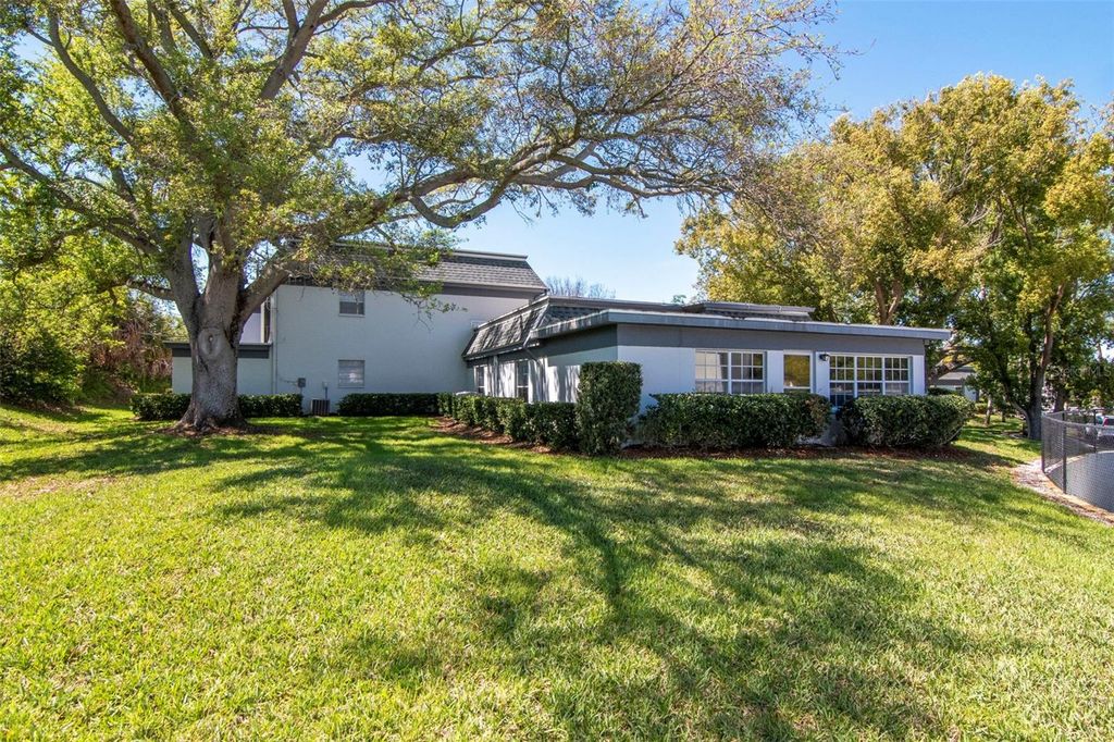Image 36 of property listing at 1227 N MCMULLEN BOOTH ROAD 1227, Clearwater, FL 33759