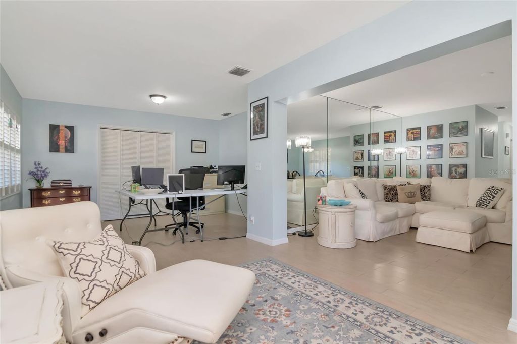 Image 10 of property listing at 1227 N MCMULLEN BOOTH ROAD 1227, Clearwater, FL 33759