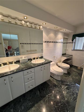 612 NE 25th Ave 51, Hallandale Beach, FL 33009