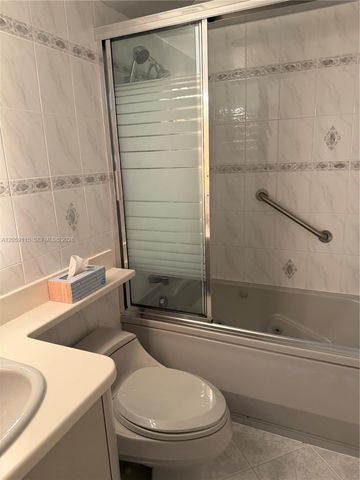 612 NE 25th Ave 51, Hallandale Beach, FL 33009