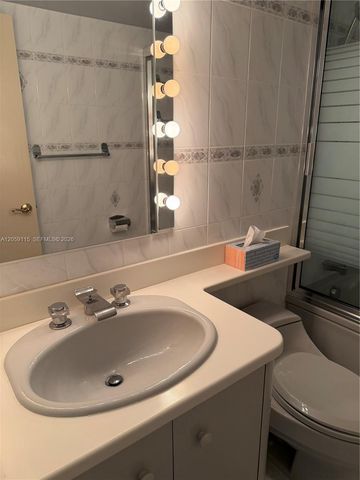 612 NE 25th Ave 51, Hallandale Beach, FL 33009