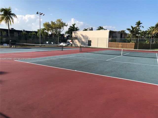 612 NE 25th Ave 51, Hallandale Beach, FL 33009