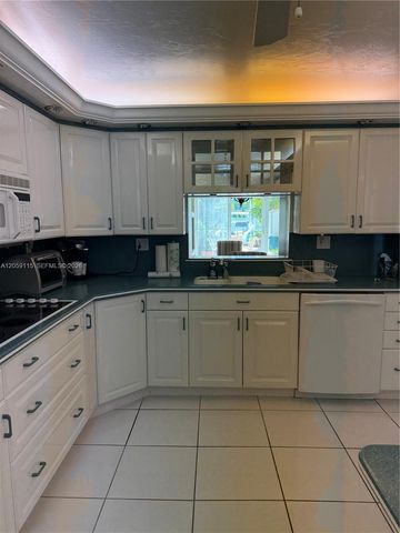 612 NE 25th Ave 51, Hallandale Beach, FL 33009