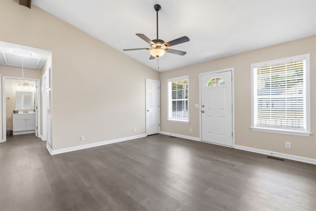4800 Peppertree Dr, Antioch, TN 37013