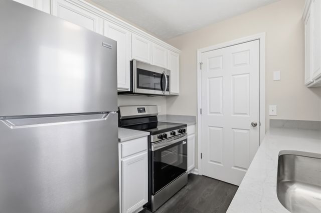 4800 Peppertree Dr, Antioch, TN 37013